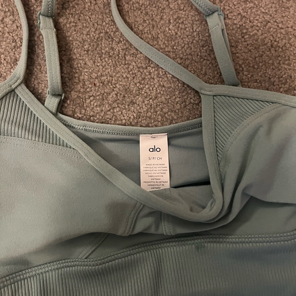 ALO Yoga Light Green Leggings and Top Set - Picture 5 of 6